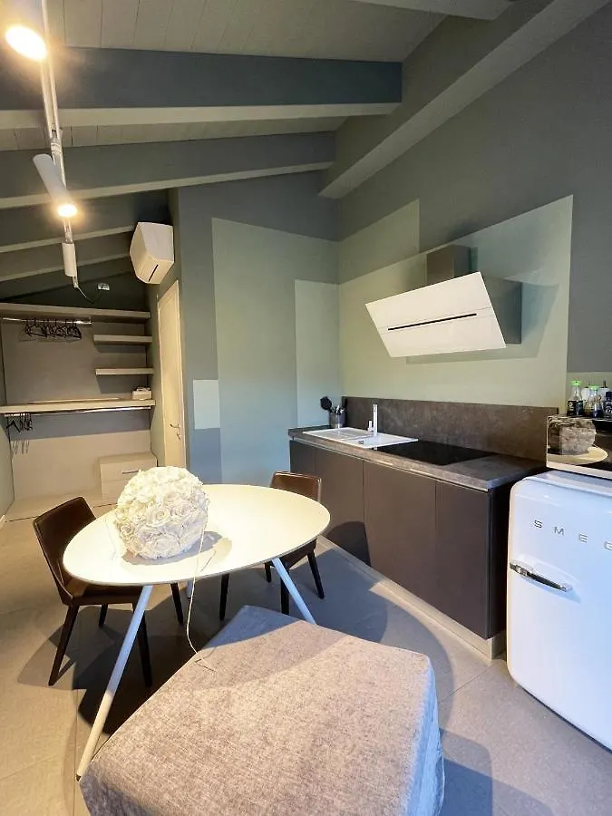 Art B&B Design Costa Volpino Bed & Breakfast