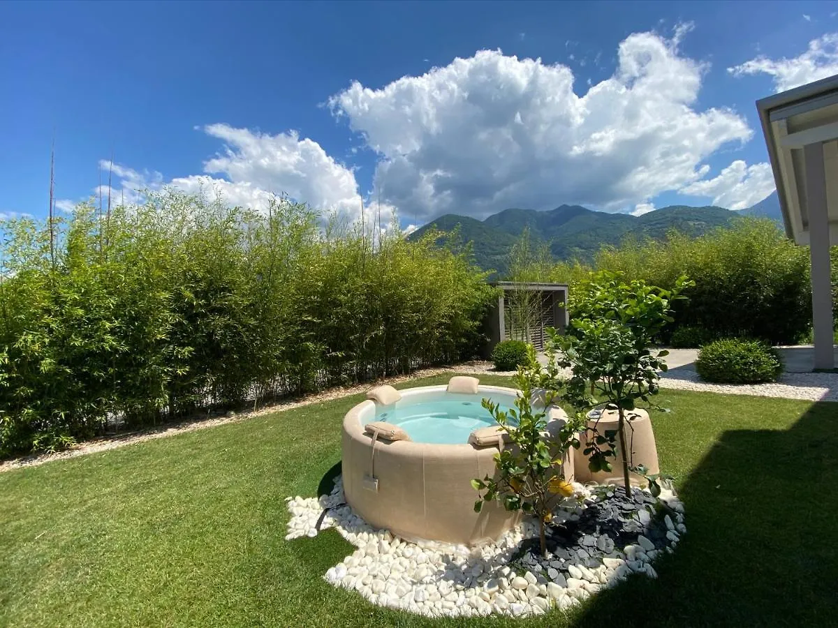 Art B&B Design Costa Volpino 3*,