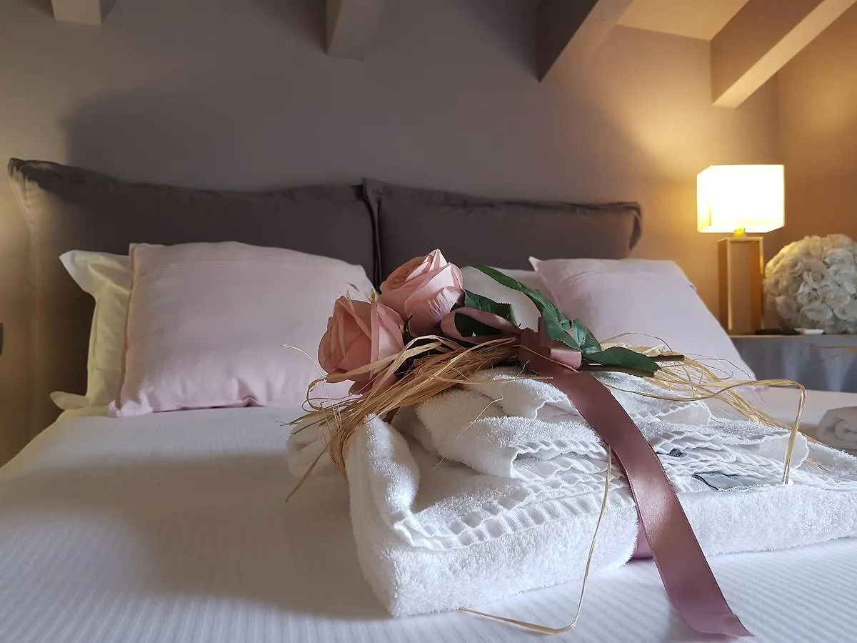 Art B&B Design Costa Volpino Bed & Breakfast