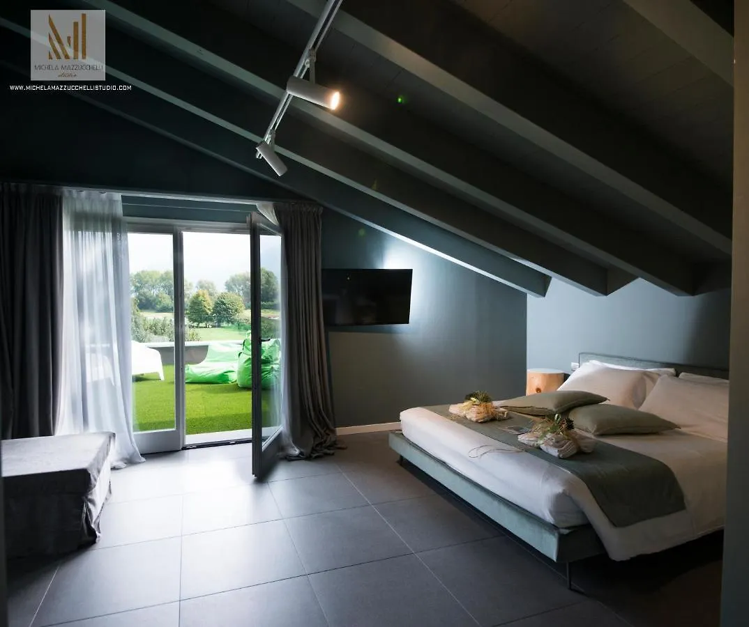 Art B&B Design Costa Volpino 3*,